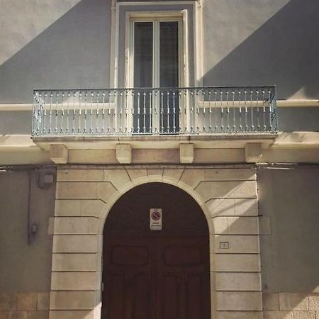 تراني Palazzo Romanelli B&B المظهر الخارجي الصورة